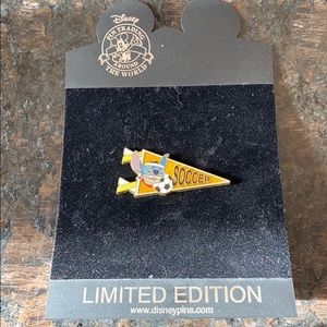Limited edition WDW Disney soccer stitch pin